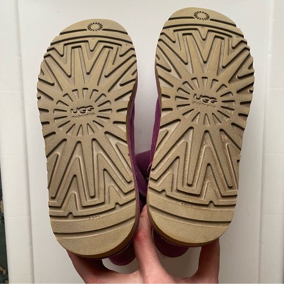 UGG Mini UGGs Boots "Mini Bailey" with Button - Picture 10 of 11